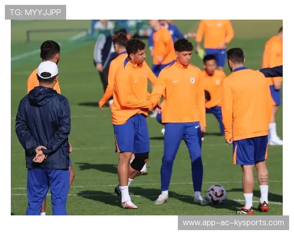 球员康复训练中首次尝试边路突破，教练满意点头