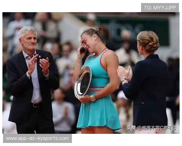 萨巴伦卡身穿黑裙与贝克汉姆合影,气质满分,萨巴伦卡是哪个国家的 萨巴伦卡身穿黑裙与贝克汉姆合影,气质满分,萨巴伦卡是哪个国家的